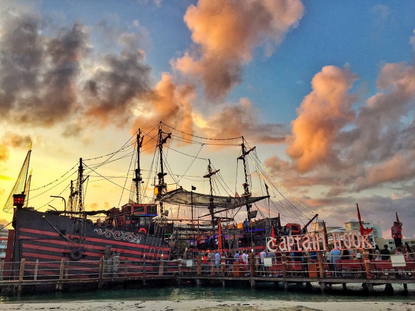 cancun barco pirata