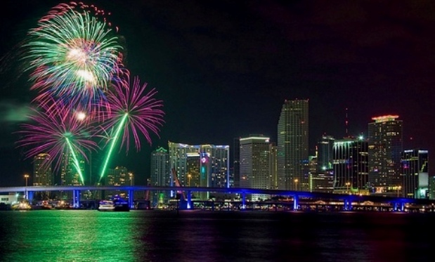 miami fuegos artificiales